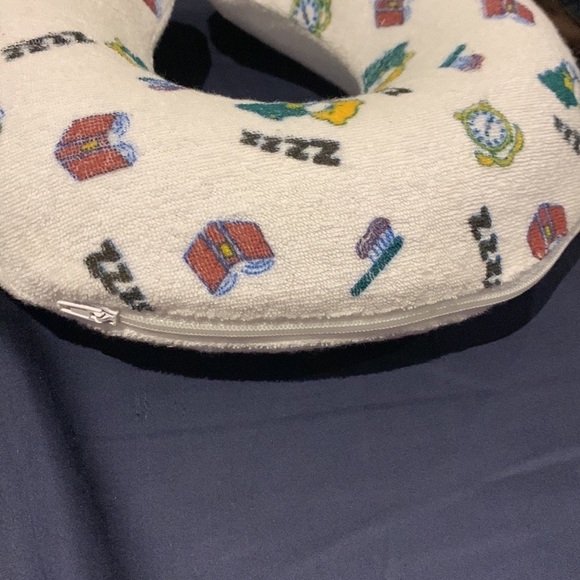 ✏️🆓 with $20purchase Travel Pillow & Kushies Pink & brown burp cloth for babies - Picture 14 of 16